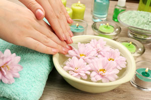 MANICURE & PEDICURE